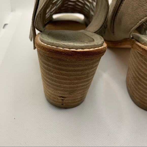 Diba Women's Dreamer Grey Tan Suede Leather Open Toe Block Heel Sandals Size 7.5 - Picture 8 of 13